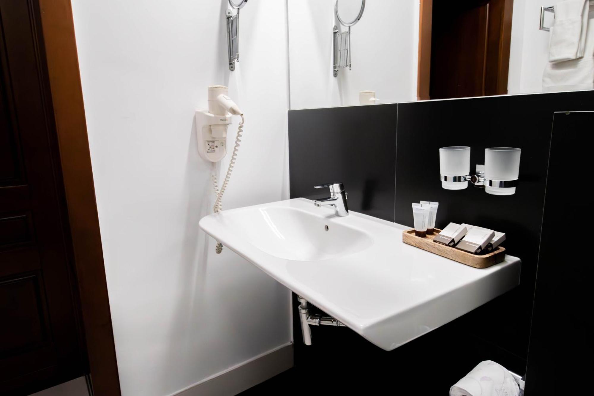 Hotel Ottimo Брашов Екстериор снимка
