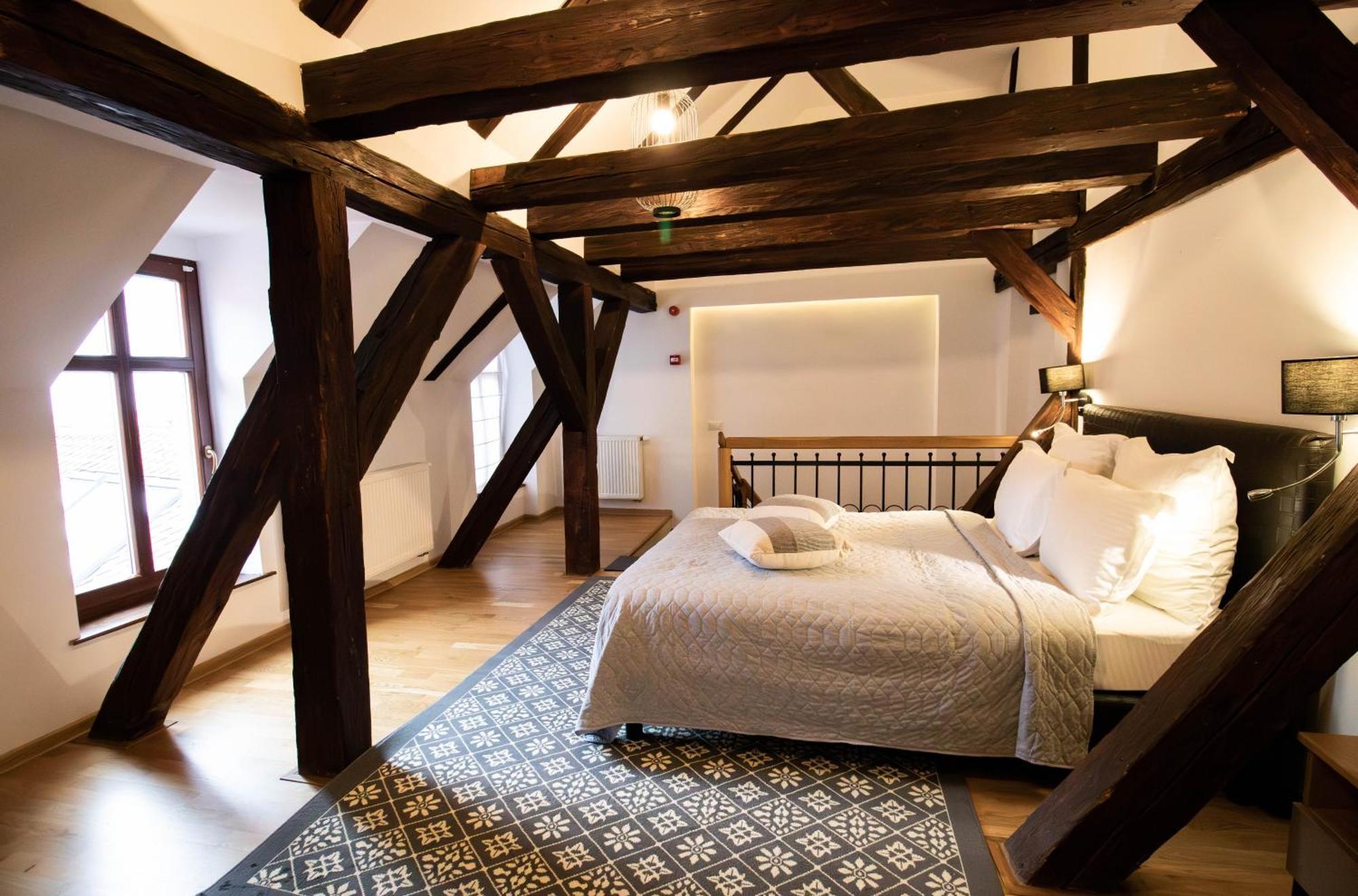 Hotel Ottimo Брашов Екстериор снимка