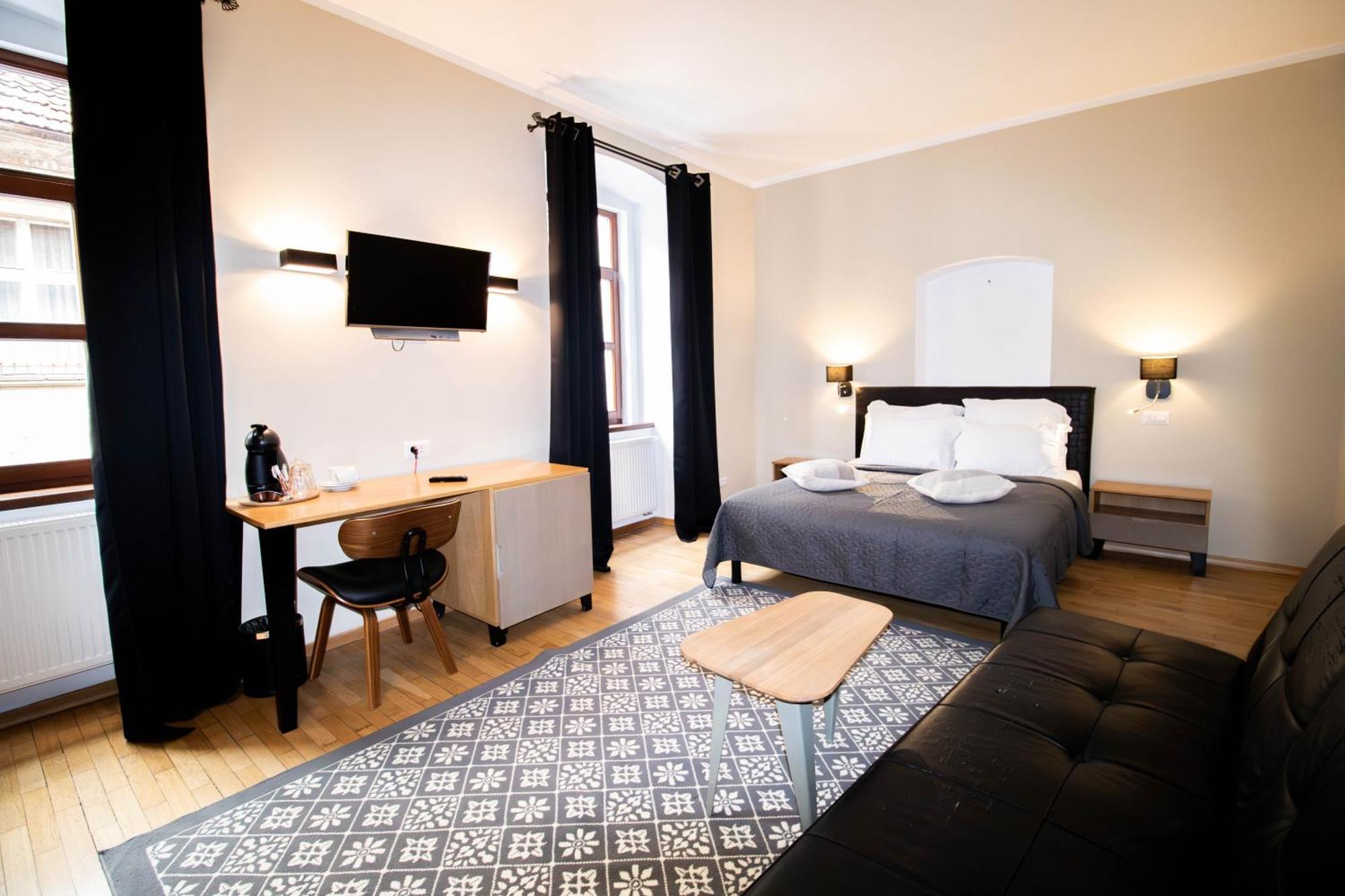 Hotel Ottimo Брашов Екстериор снимка