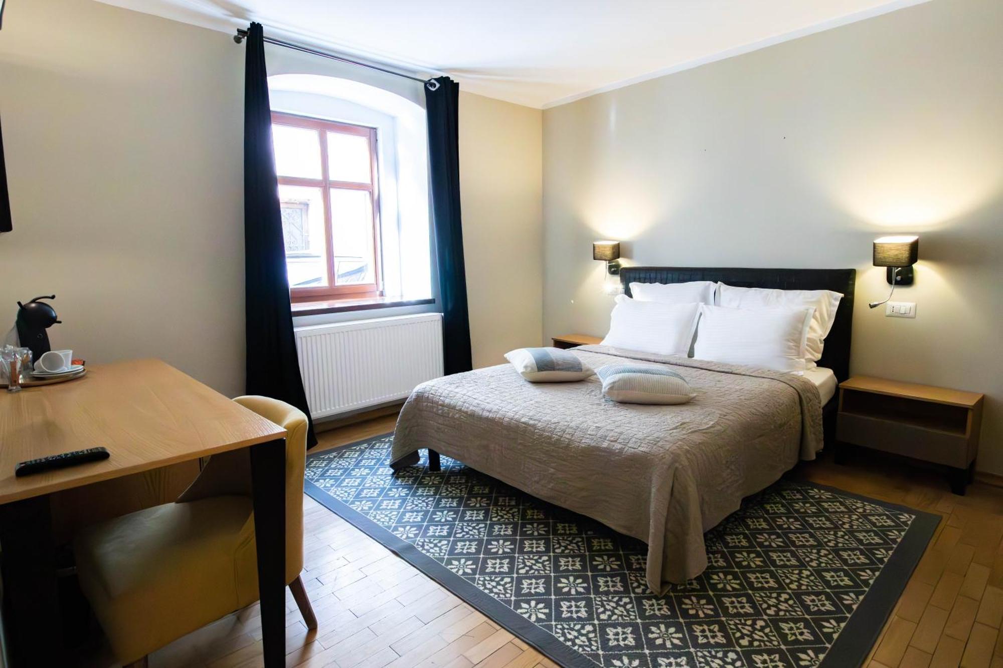 Hotel Ottimo Брашов Екстериор снимка