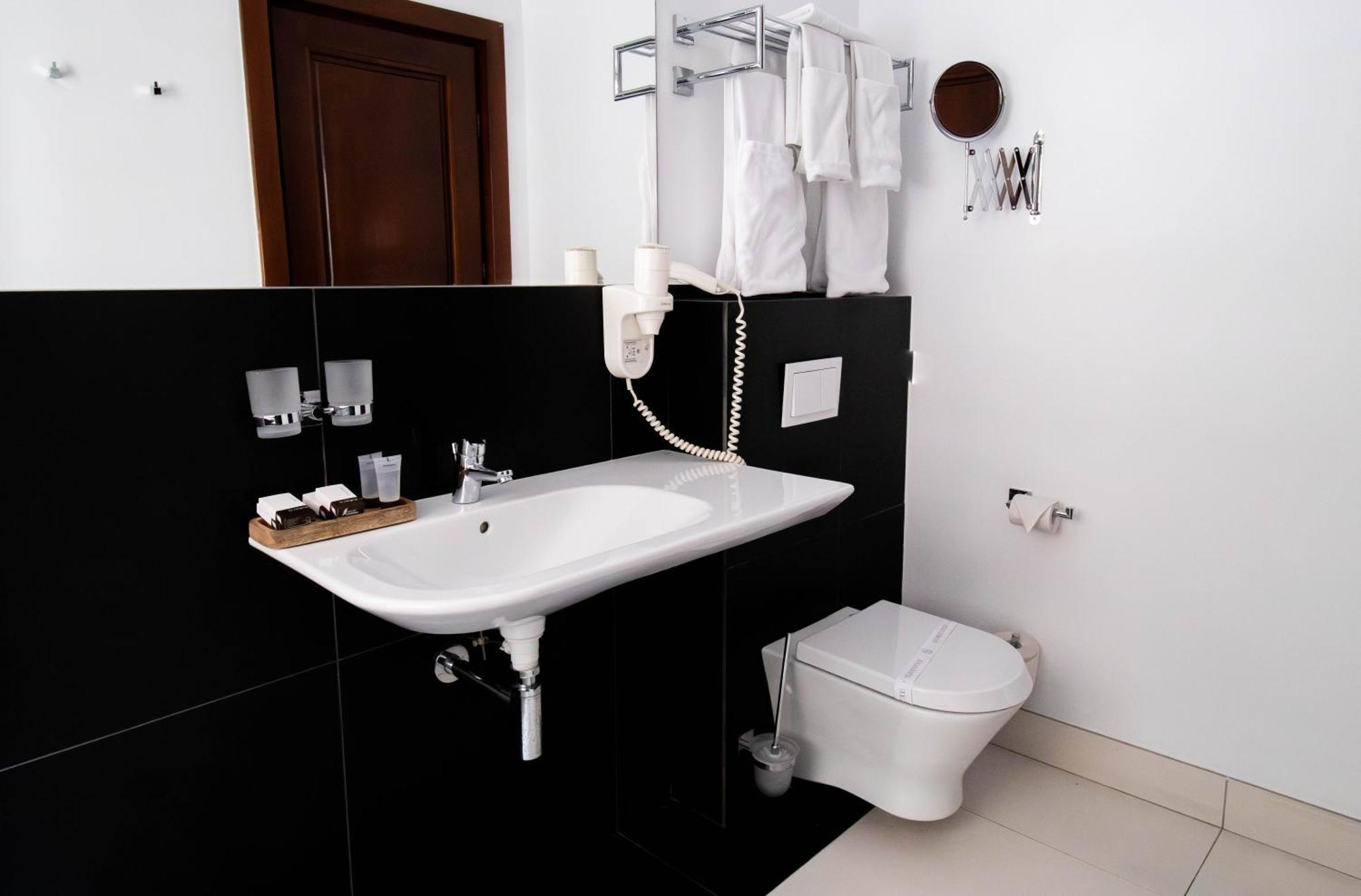 Hotel Ottimo Брашов Екстериор снимка