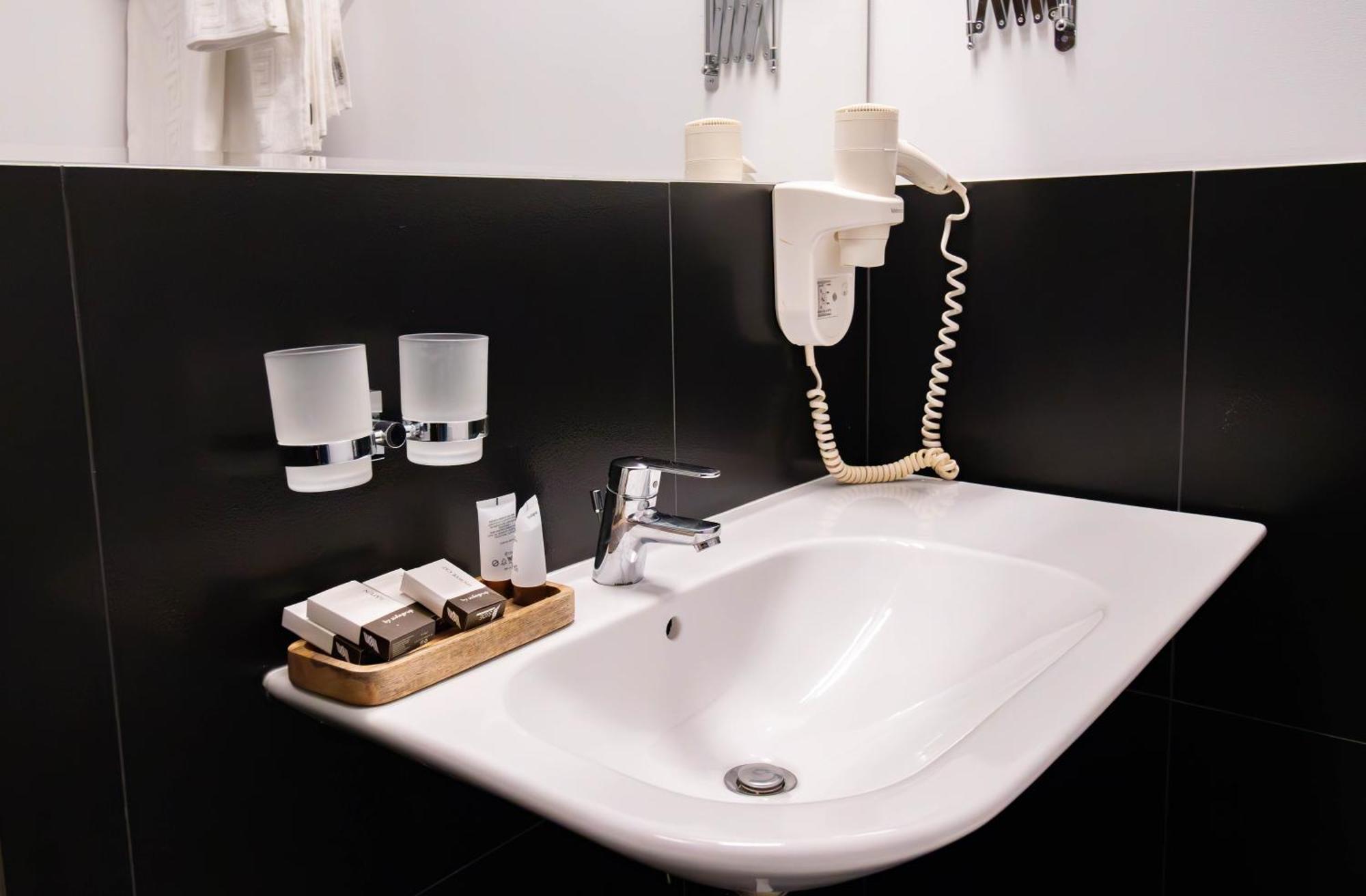 Hotel Ottimo Брашов Екстериор снимка