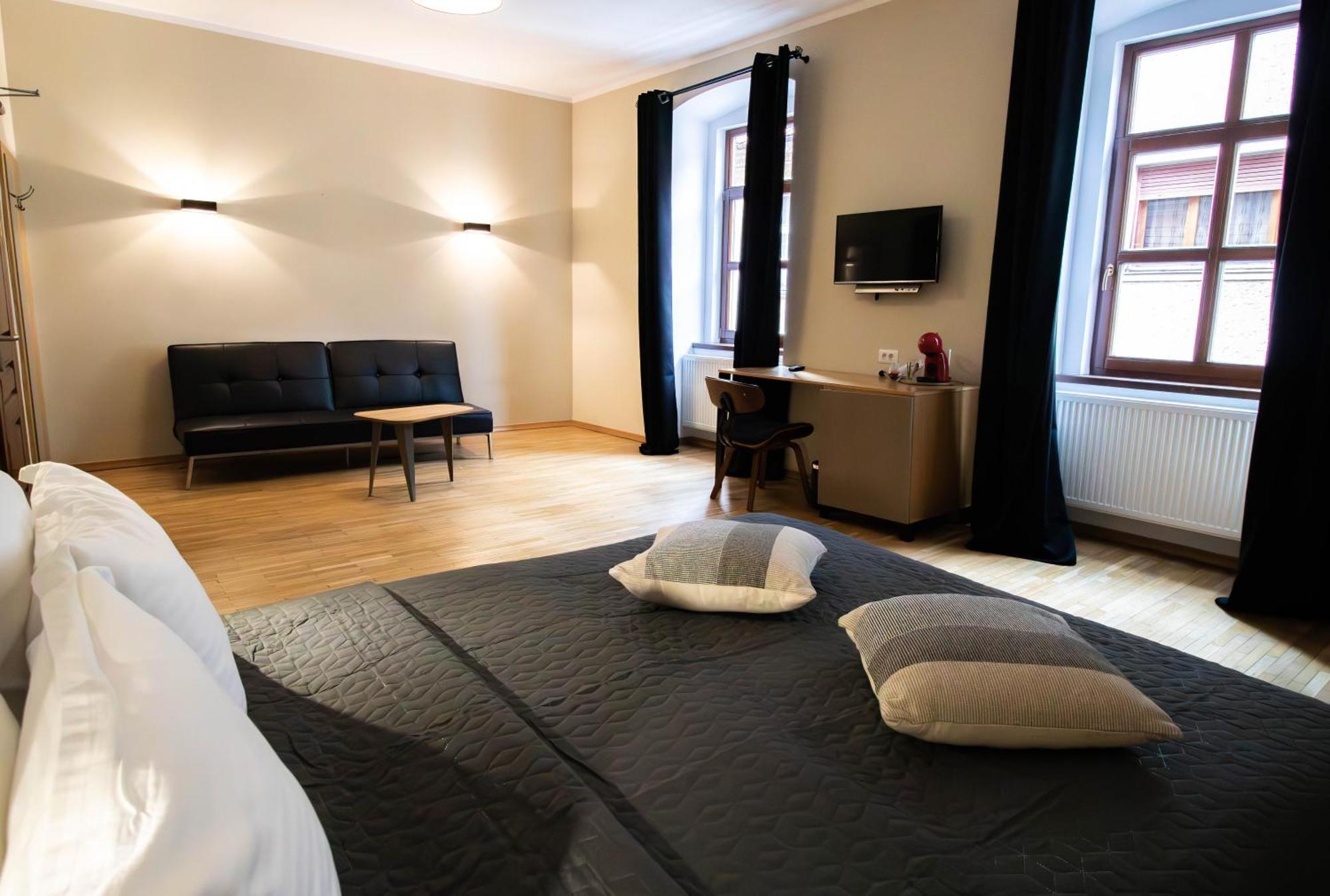 Hotel Ottimo Брашов Екстериор снимка