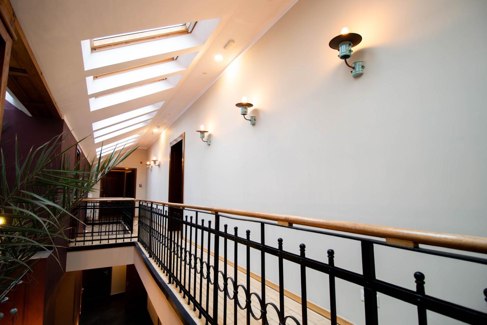Hotel Ottimo Брашов Екстериор снимка