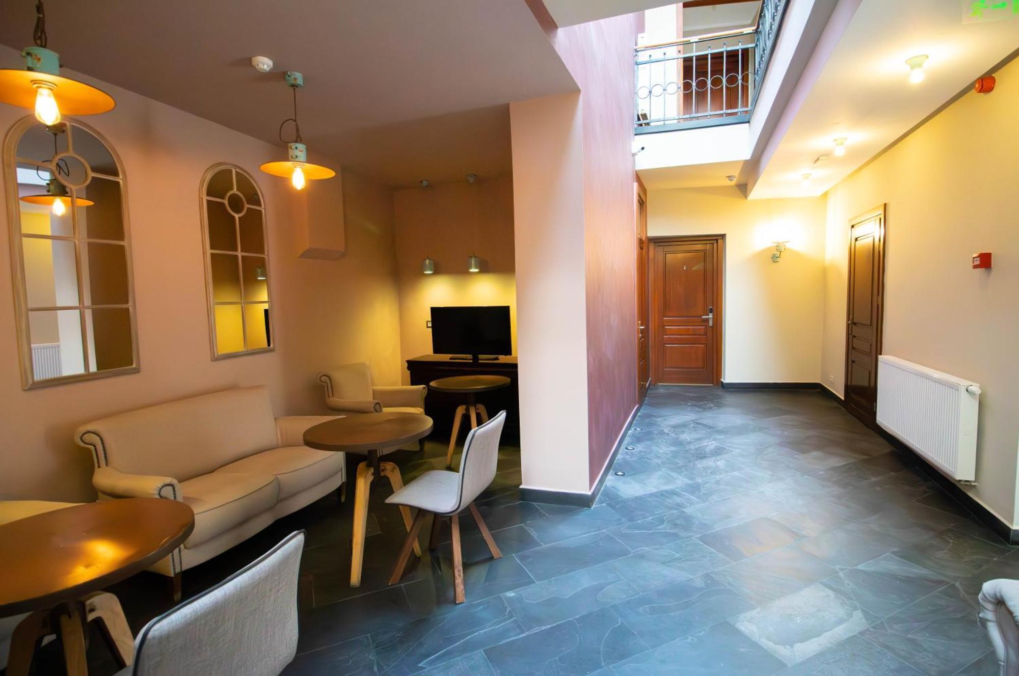 Hotel Ottimo Брашов Екстериор снимка