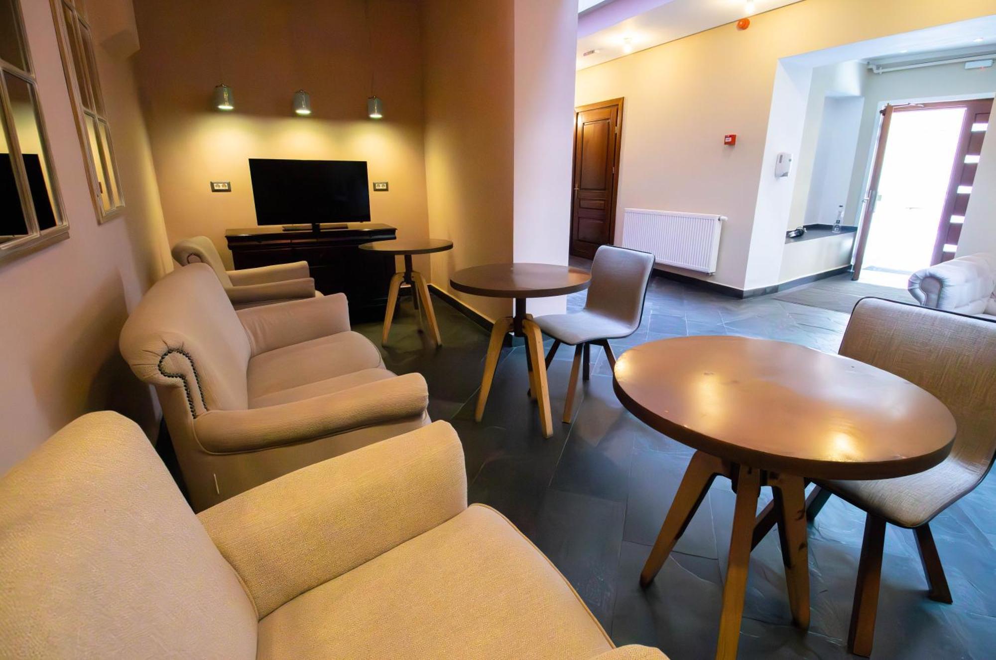 Hotel Ottimo Брашов Екстериор снимка