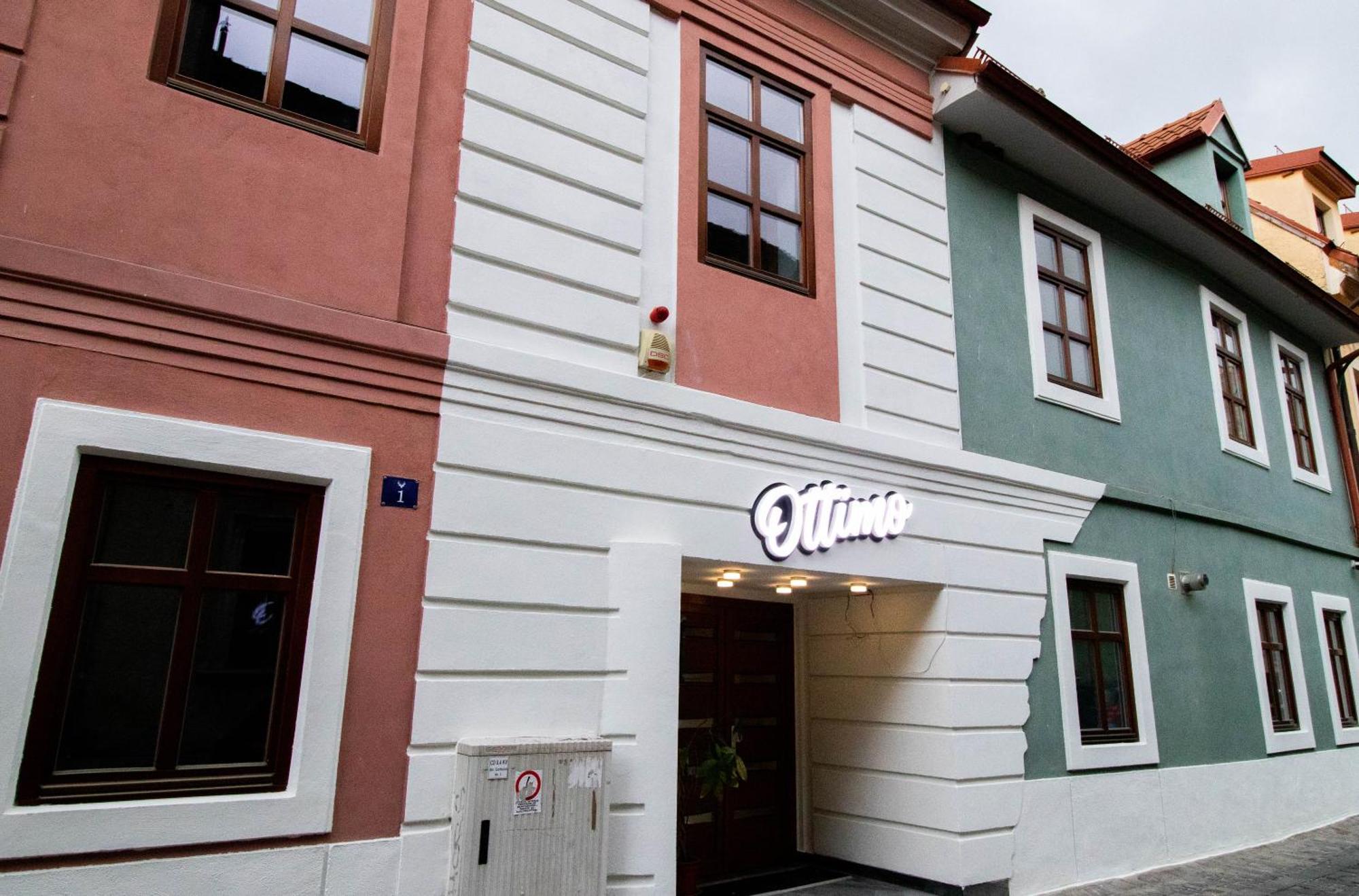 Hotel Ottimo Брашов Екстериор снимка